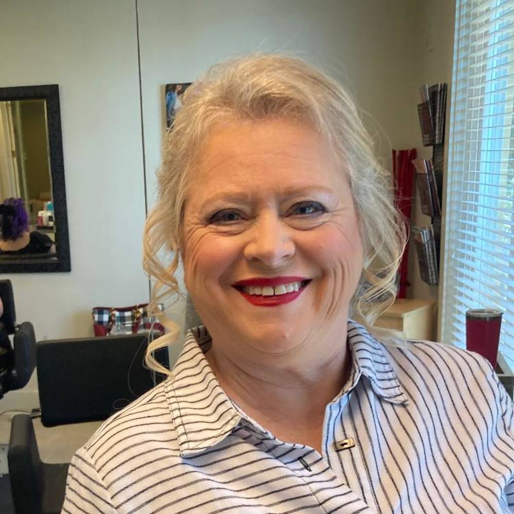 Meet your Posher, Lela